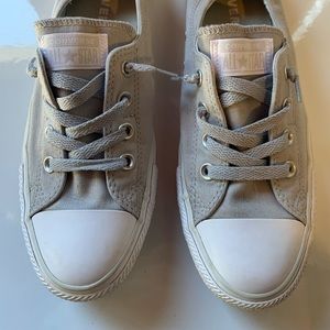 Women’s Grey Shoreline Chuck Taylor Sneakers